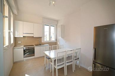 Appartamento di 93 m² con 4 locali a Bologna