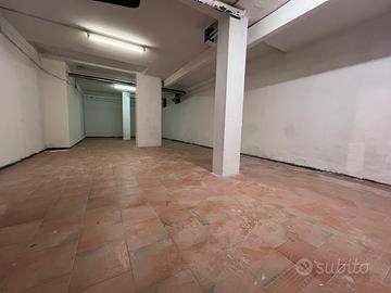 Magazzino a Massa sul Viale Stazione