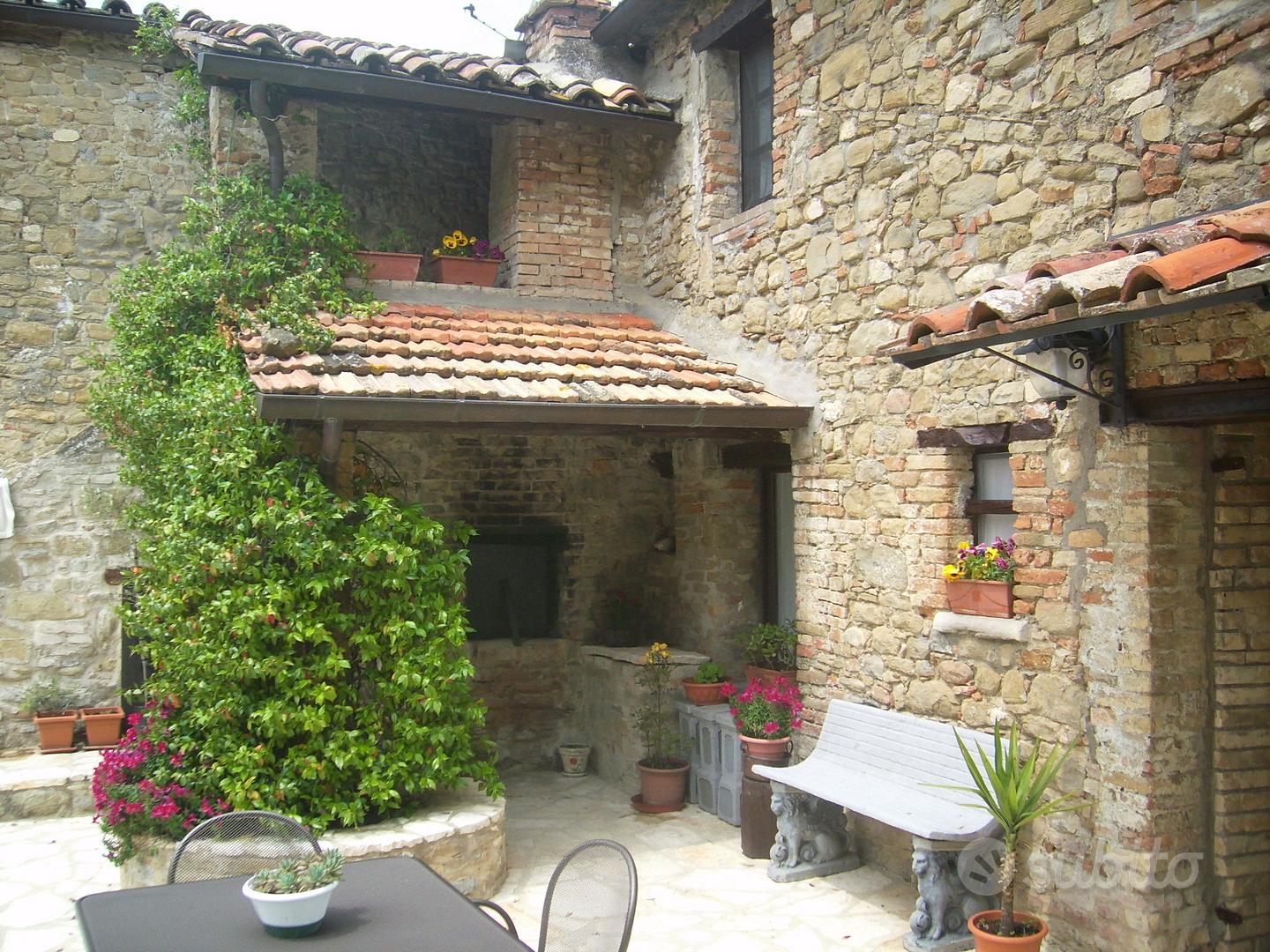Casale in pietra con dependance, terreno e pozzo - Vista 3