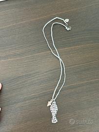 Collana. A incinetto gatta a mano argento cristall