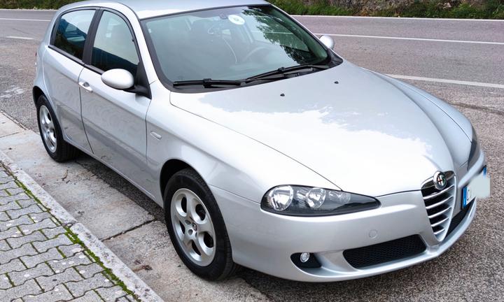 Alfa Romeo 147 jtdm 120cv " S. C. A. M. B. I. O "