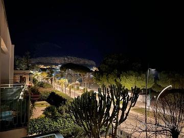 Bivani a soli 40 metri dalla spiaggia di Mondello