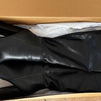 Stivali alti in pelle Bata