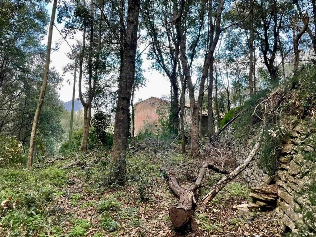 Rustico / Casale di 170 m² con più di 5 locali a R - Vista 5