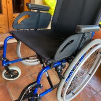 Sedia a rotelle per anziani e disabili