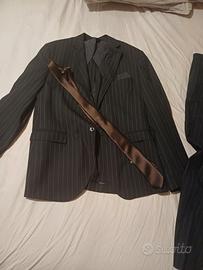 Completo elegante uomo