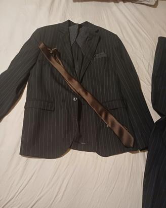Completo elegante uomo