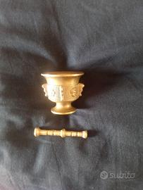 Mortaio e pestello in ottone