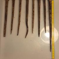 Lotto di 8 chiodi antichi