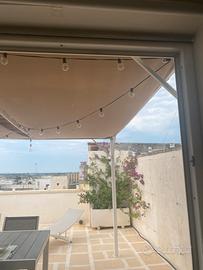 Gazebo con copertura bambù