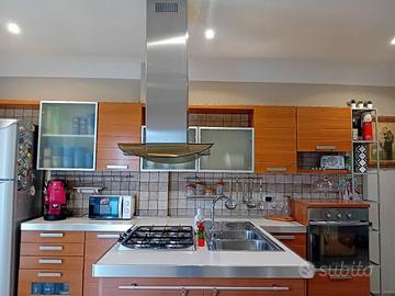 cucina lube con doppia penisola 