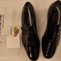 Scarpe di vernice nere da uomo