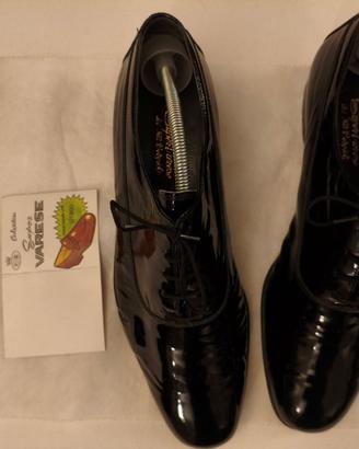 Scarpe di vernice nere da uomo