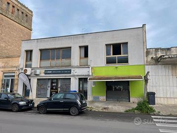 Ampio deposito in zona centrale a Squinzano (LE)