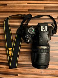 Nikon D3300 con obiettivo 18-105 e borsa