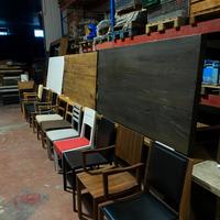 ARREDAMENTO INTERNO TAVOLI, MOBILI, SEDIE