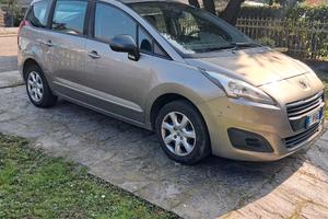Peugeot 5008 GARANZIA 12 MESI