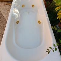 Vasca idromassaggio jacuzzi