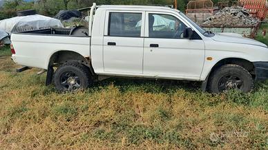 Mitsubishi l200 per pezzi di ricambio