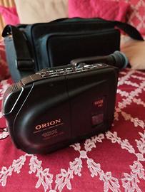 Videocamera VHS-C Orion funzionante con accessori