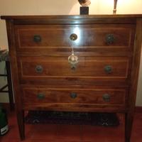 Cassettone stile 700 in noce filettato