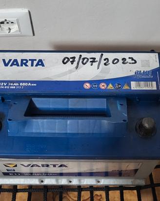 Batteria auto Varta ; E 11 Blue Dynamic