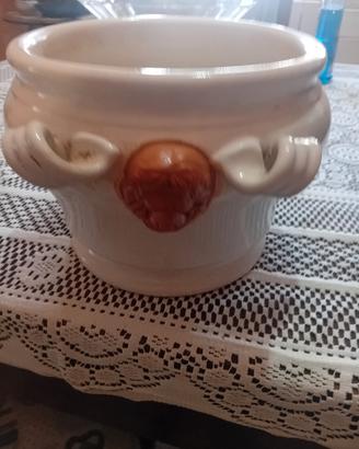 vaso con decorazione leone