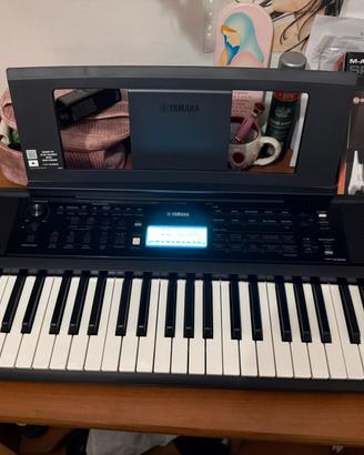 Tastiera Yamaha PSR-E383 + Pedale M-Audio SP-2