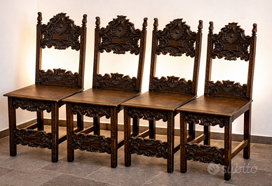 Set di 4 sedie antiche in legno intagliato