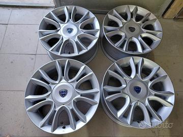 Cerchi in lega da 16 pollici per lancia delta