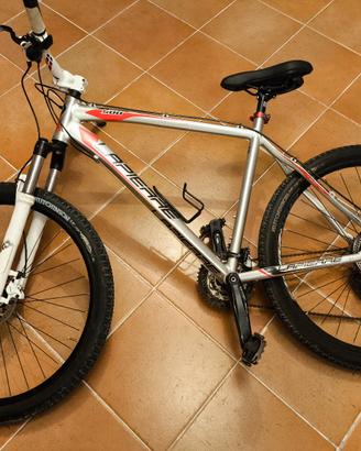 MOUNTAIN BIKE LAPIERRE TECNIC 500 — FULL DISC