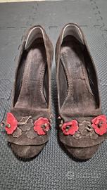 Décolleté in velluto.