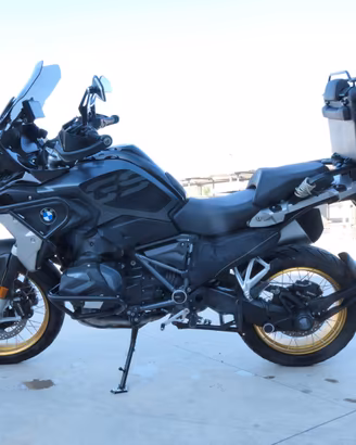 BMW R 1250 GS TRIPLE BLACK DA VETRINA