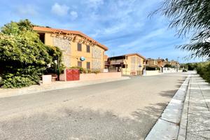 Bilocale piano primo con veranda e box auto