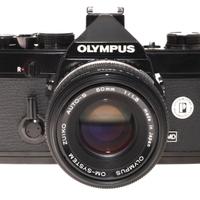 Olympus OM1n nera con zuiko 50mm f/1.8