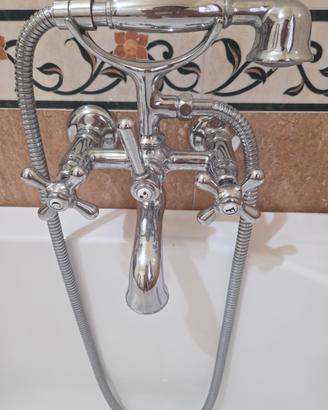 Rubinetto a doccia più vasca