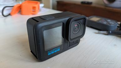 GoPro Hero 13 + telecomando + 4 batterie + vusto