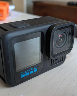 GoPro Hero 13 + telecomando + 4 batterie + vusto