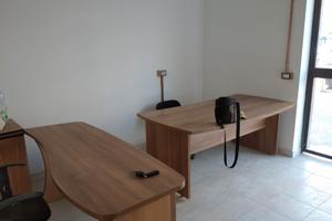 Stanza ufficio e 2 postazione scrivania