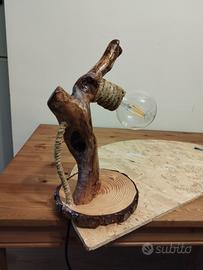 lampada rustica artigianale in legno di olivo