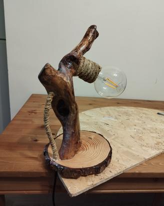 lampada rustica artigianale in legno di olivo