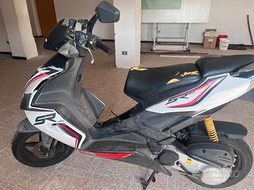 Scooter Aprilia SR50