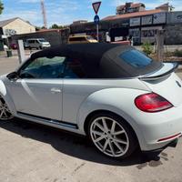 VW Maggiolino Cabrio 2.0 TSI Sport DSG (211cv)
