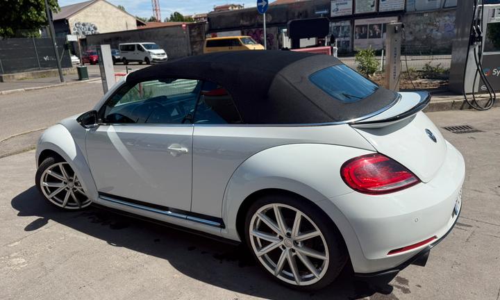 VW Maggiolino Cabrio 2.0 TSI Sport DSG (211cv)