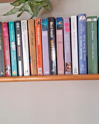 25 libri  di narrativa 