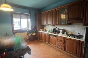Appartamento di 130 m² con 5 locali e box auto a L