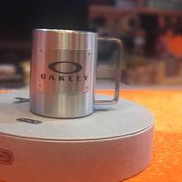 Tazza Originale Oakley in Acciaio Inox – Mug/Bocca