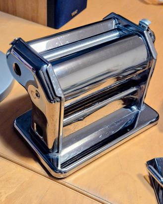 impastatrice a mano Imperia con motore