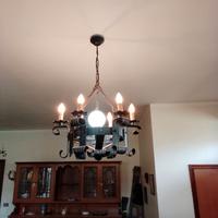 LAMPADARIO IN FERRO BATTUTO A SEI LUCI