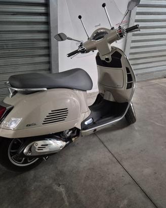 Piaggio Vespa gts 310 